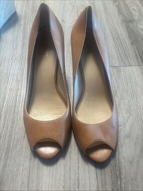 Classic Brown Leather Peep-Toe Flats - Women
